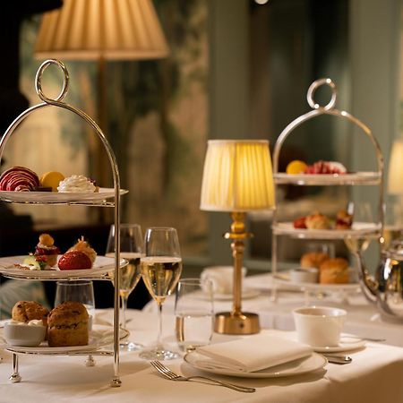 Hotel Diplomat שטוקהולם מראה חיצוני תמונה Afternoon tea at the Ritz